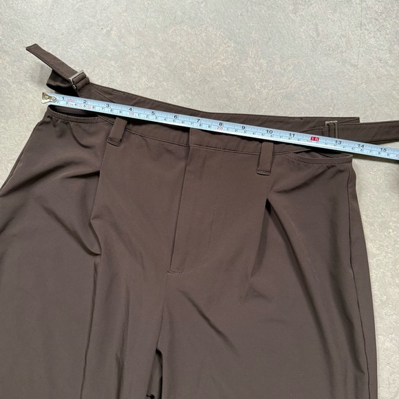 ALO Yoga showdown Pants - Picture 4 of 7